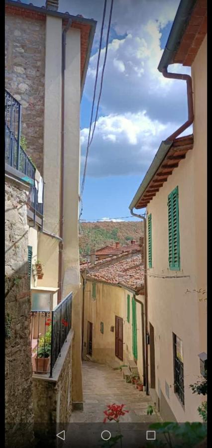 Casa Vacanze Vicolo Della Luna Ambra 外观 照片
